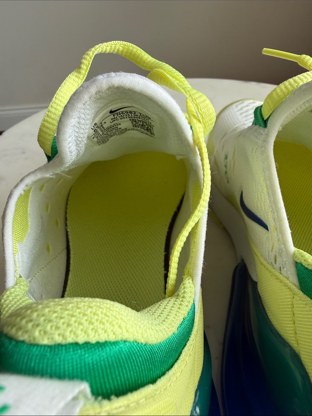 Nike Air Max 270 White, Neon Yellow & Blue 6Y - Picture 3 of 9